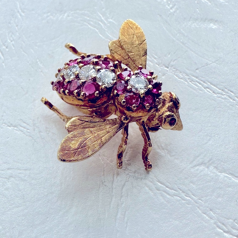 Cartier Diamond & Ruby 18k Yellow Gold Bee Brooch Authentic Vintage